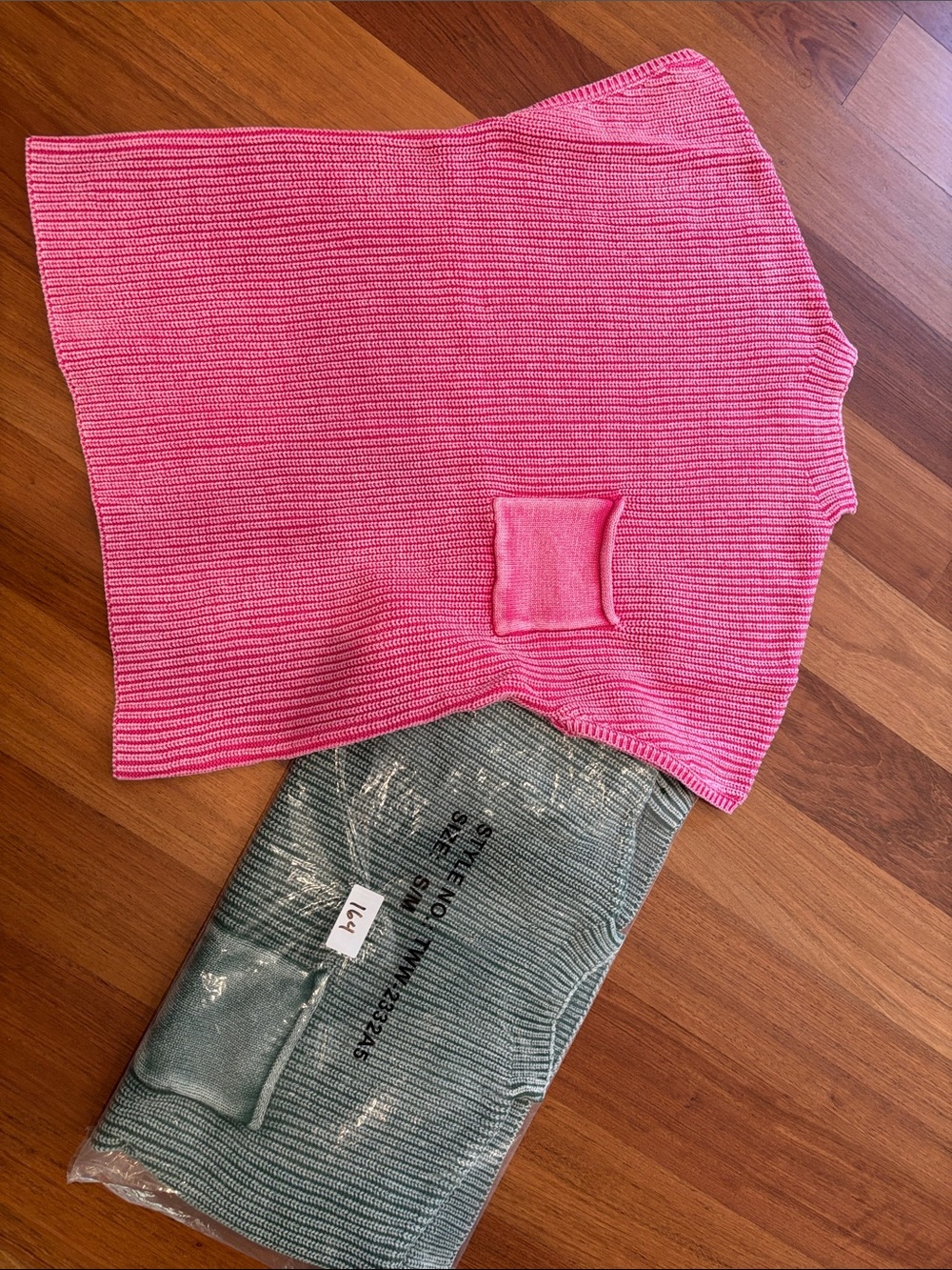 Zenana set of Pink and green short sleeve sweaters